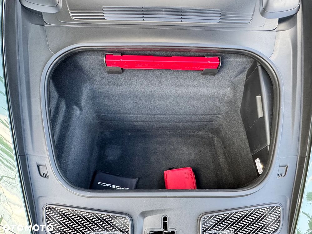 Porsche 911 GT3 Touring - 25