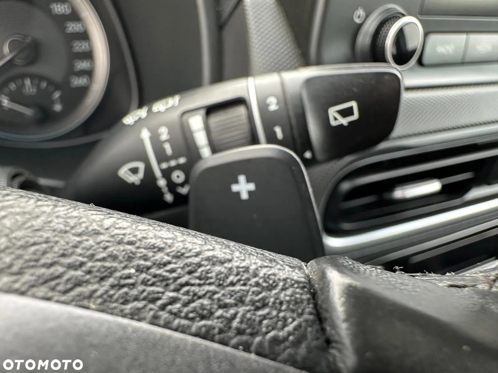 Hyundai Kona - 16