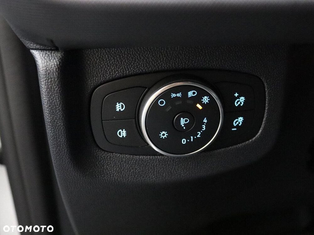 Ford E-Tourneo Courier - 9