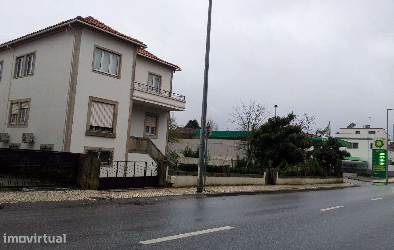 T3 Mobilado Andar de Moradia á Casa de Saúde S.Mateus - Grande imagem: 2/35