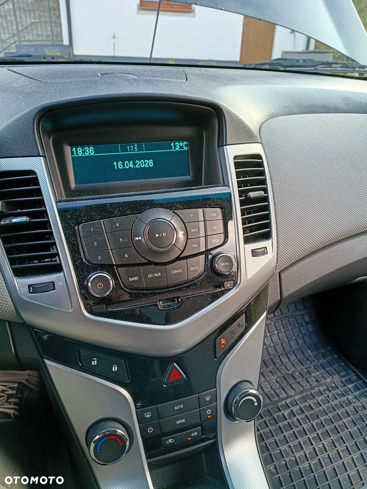 Chevrolet Cruze - 23