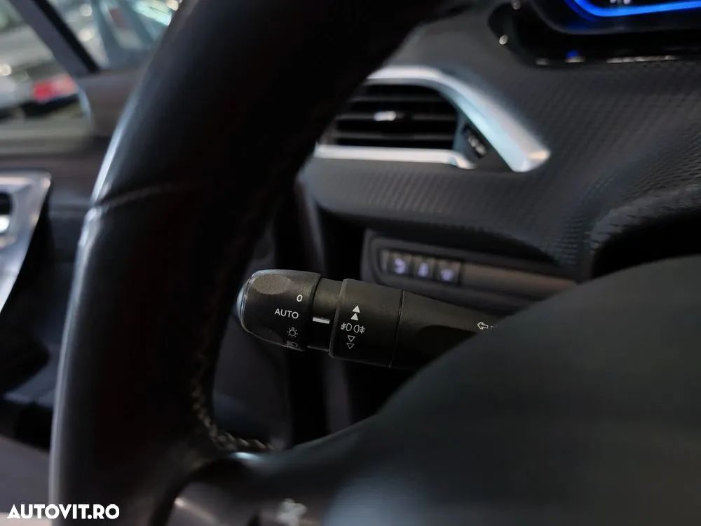Peugeot 2008 1.2 PureTech Turbo EAT6 S&S Allure - 12