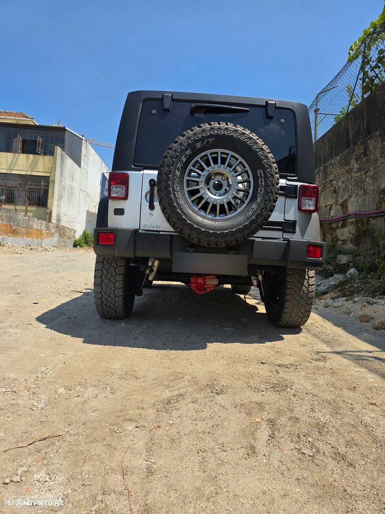 Jeep Wrangler - 12