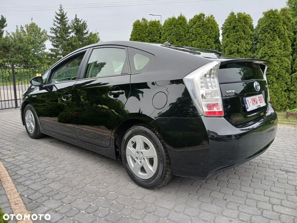 Toyota Prius (Hybrid) Executive - 24