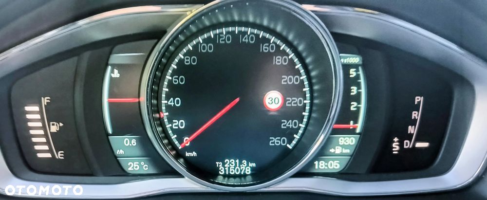 Volvo V70 D4 Geartronic Momentum - 22