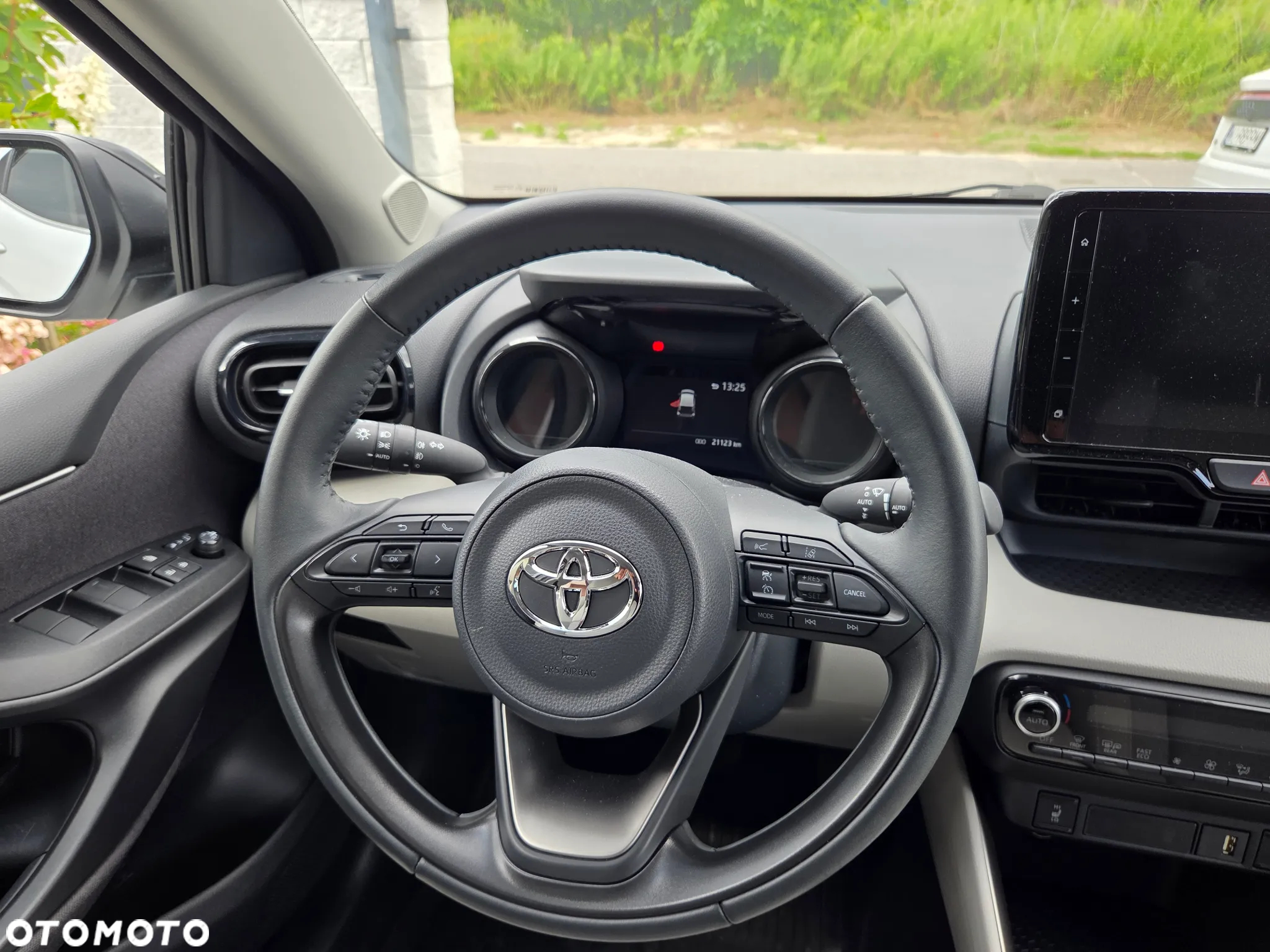 Toyota Yaris Hybrid 1.5 Executive - 16