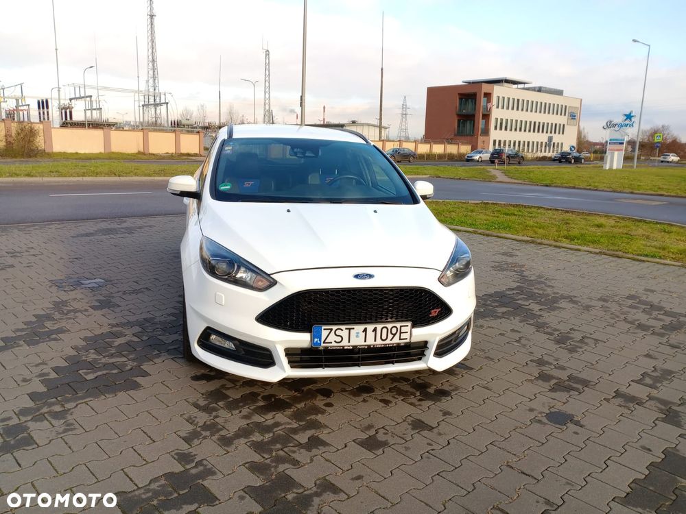 Ford Focus ST - 13