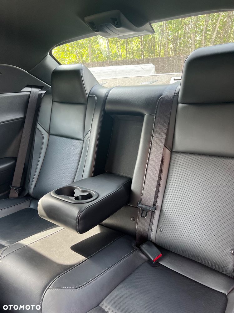 Dodge Challenger 3.6 SXT Plus - 33