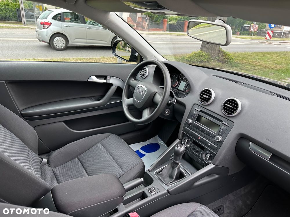 Audi A3 3-drzwiowe 1.6 Ambiente - 23