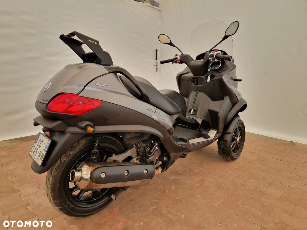 Piaggio MP-3 - 11