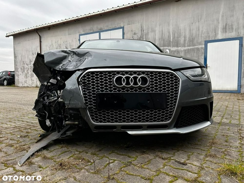 Audi RS4 Avant - 25