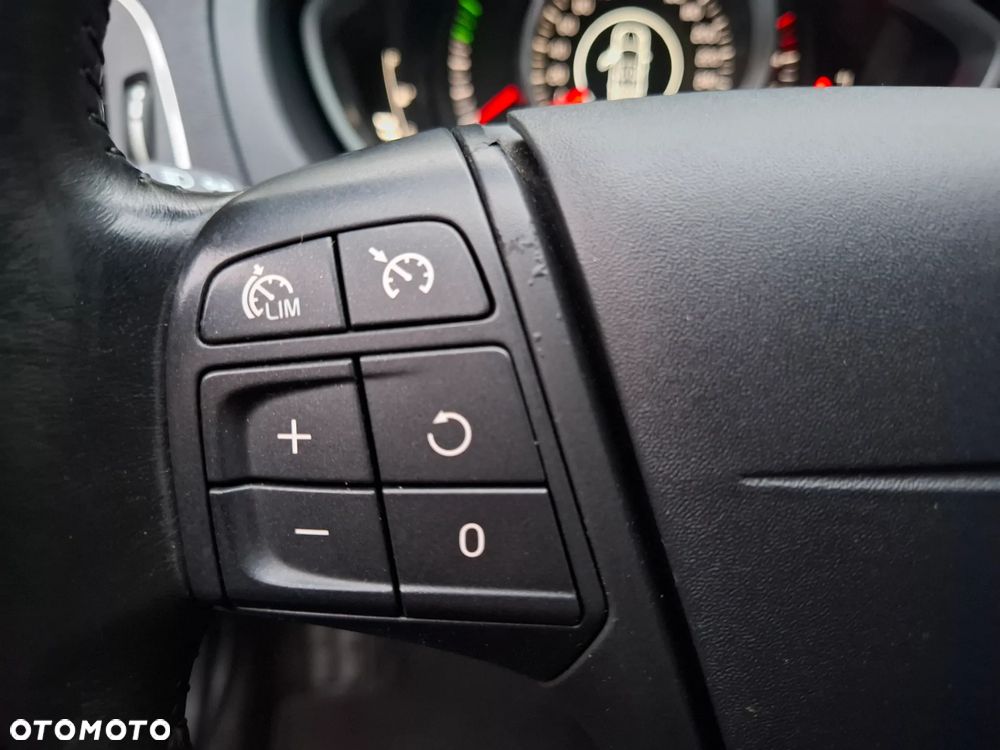 Volvo V40 D2 Kinetic - 19