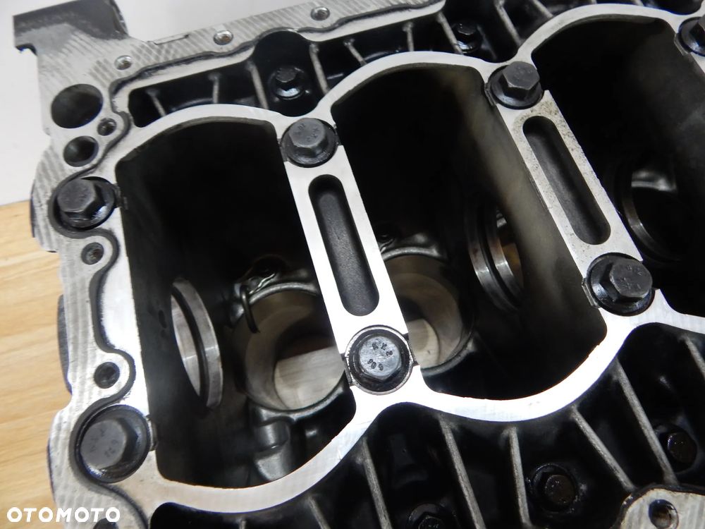 Blok silnika 2.4 D5 D5244T Volvo XC60 xc60 I s60 s80 v70 08-17 Łuków części - 9