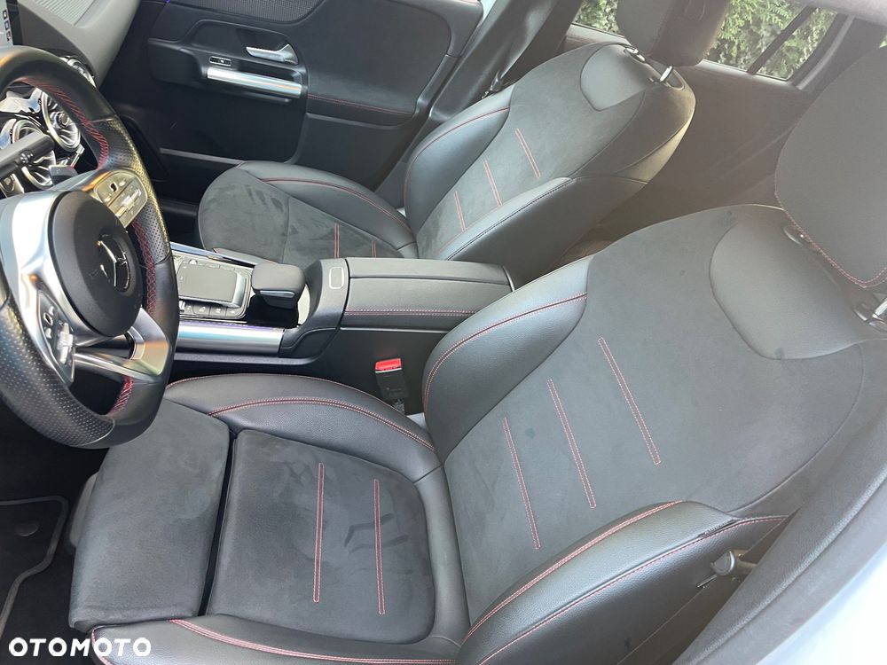 Mercedes-Benz EQA 350 66.5kWh 4-Matic AMG Line - 19