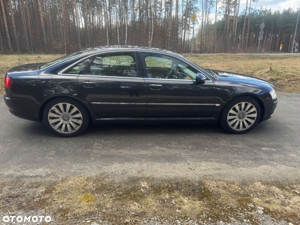 Audi A8 4.2 Quattro - 5