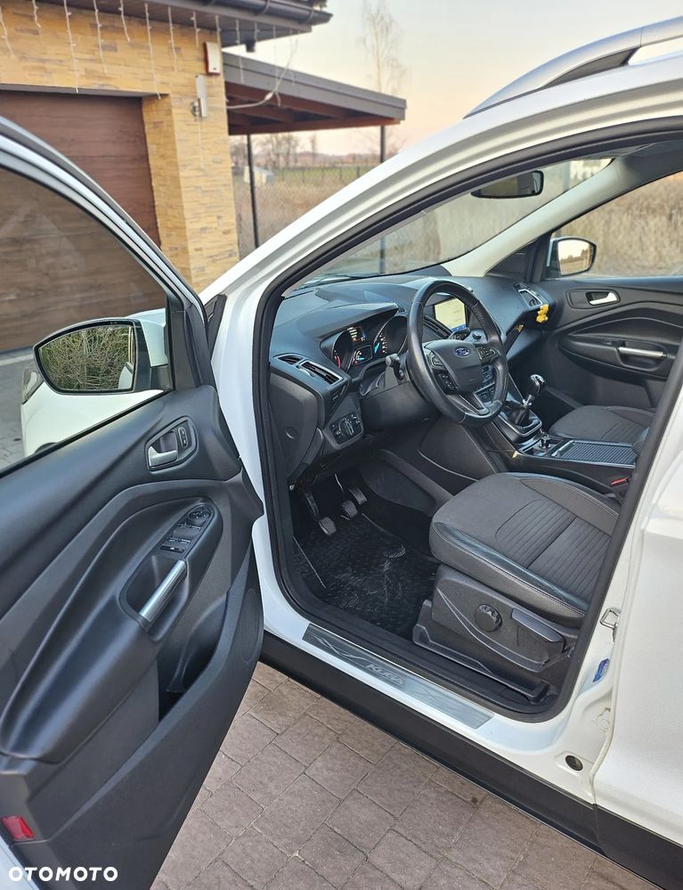 Ford Kuga - 9