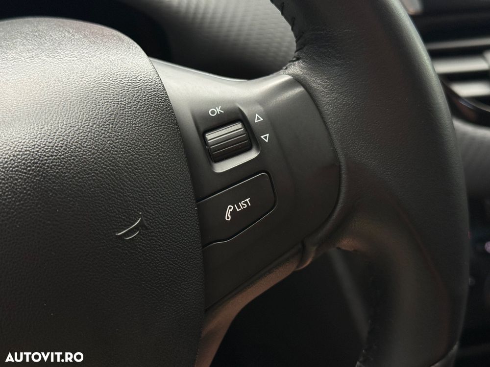 Peugeot 208 PureTech 82 Style - 33