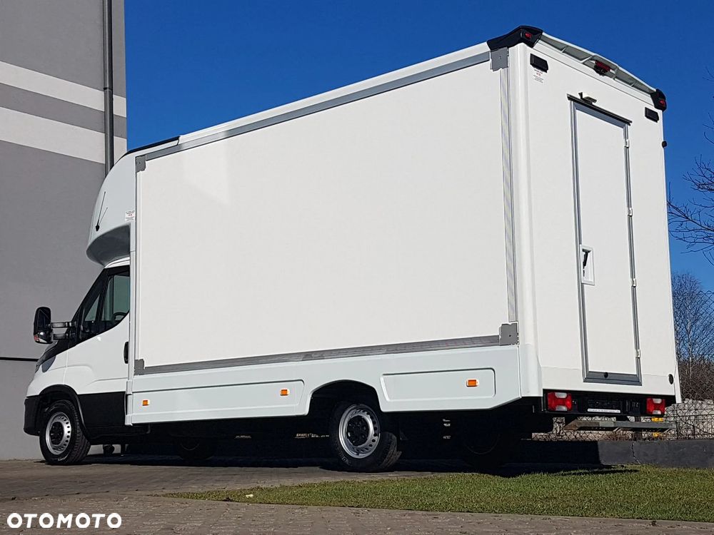 Iveco DAILY KONTENER NISKOPODŁOGOWY 4,43x2,23x2,42 SKLEP FOODTRUCK BAR KLIMA KONIOWÓZ KAMPER - 27