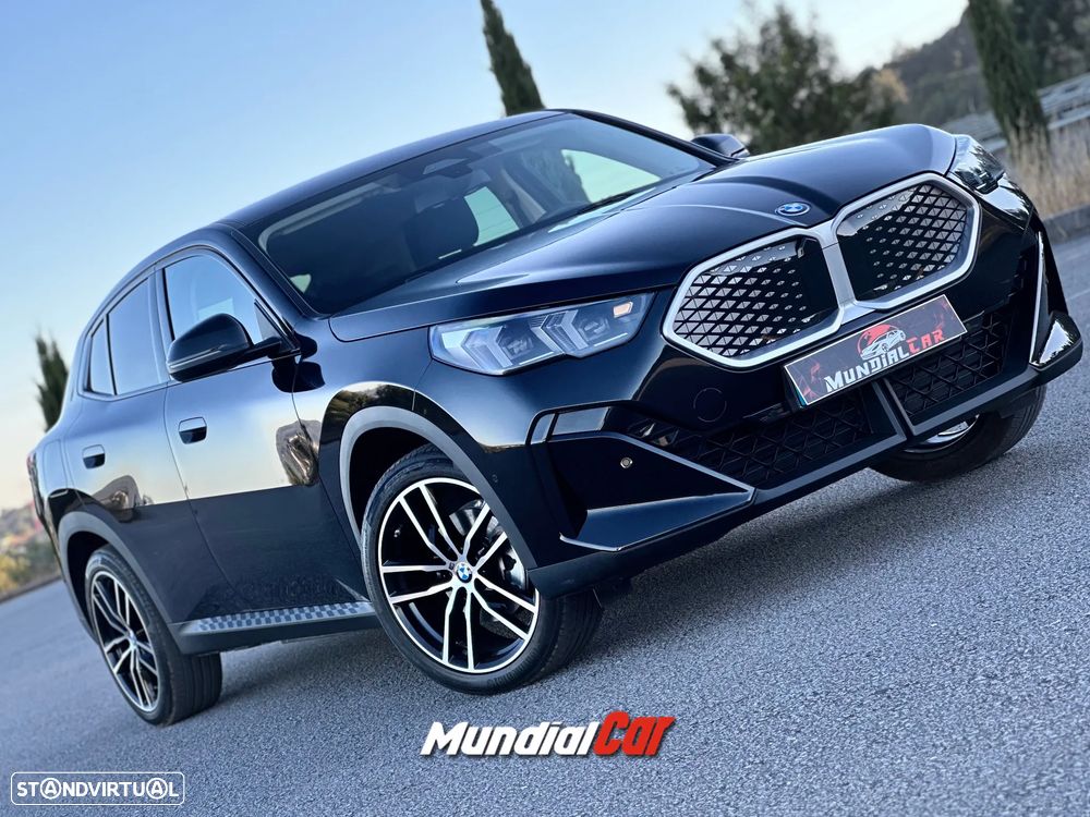 BMW iX2 eDrive20 - 26