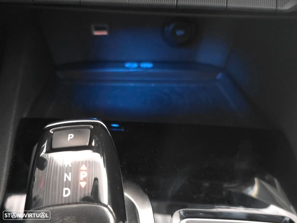 Peugeot 3008 1.5 BlueHDi Allure EAT8 — fotografia 9