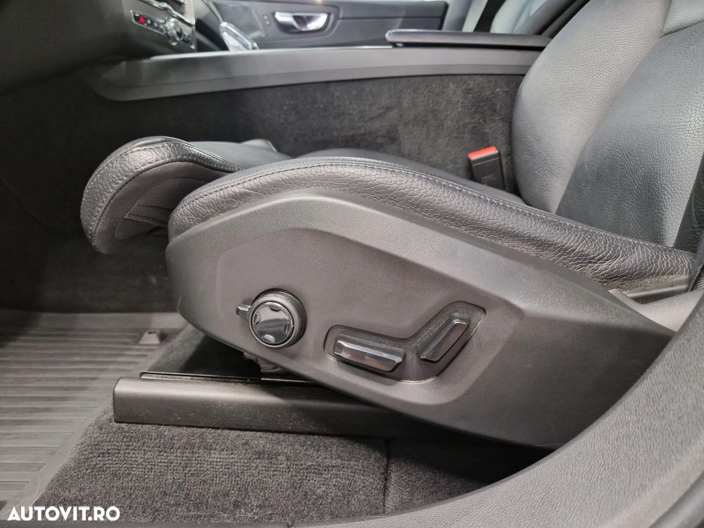 Volvo XC 60 B5 D AWD Geartronic Inscription - 24