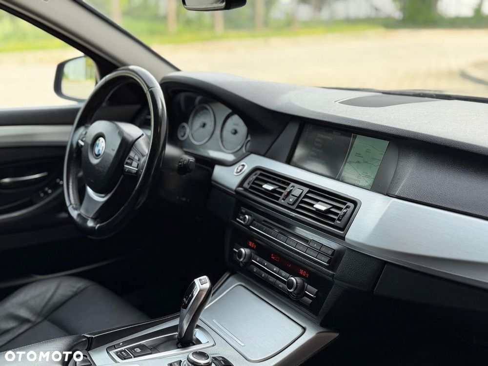 BMW Seria 5 520d BluePerformance - 32