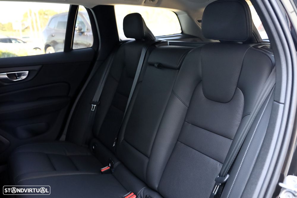 Volvo V60 2.0 T6 AWD TE Plus Dark - 12
