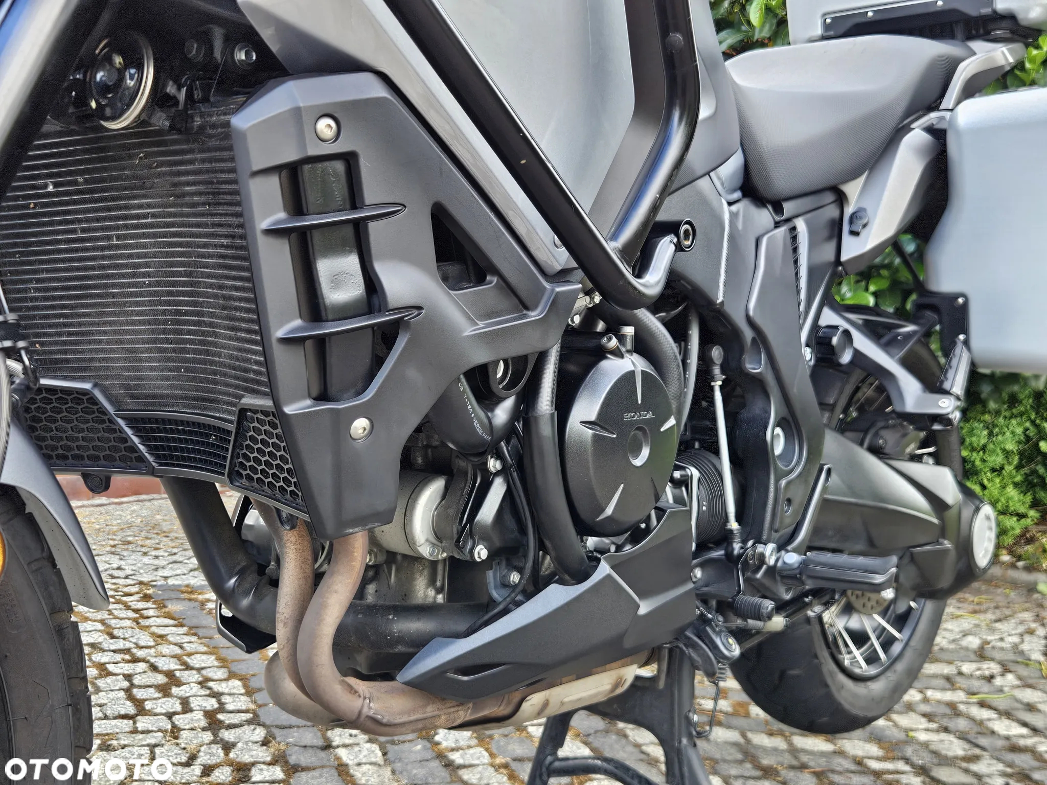 Honda VFR - 28
