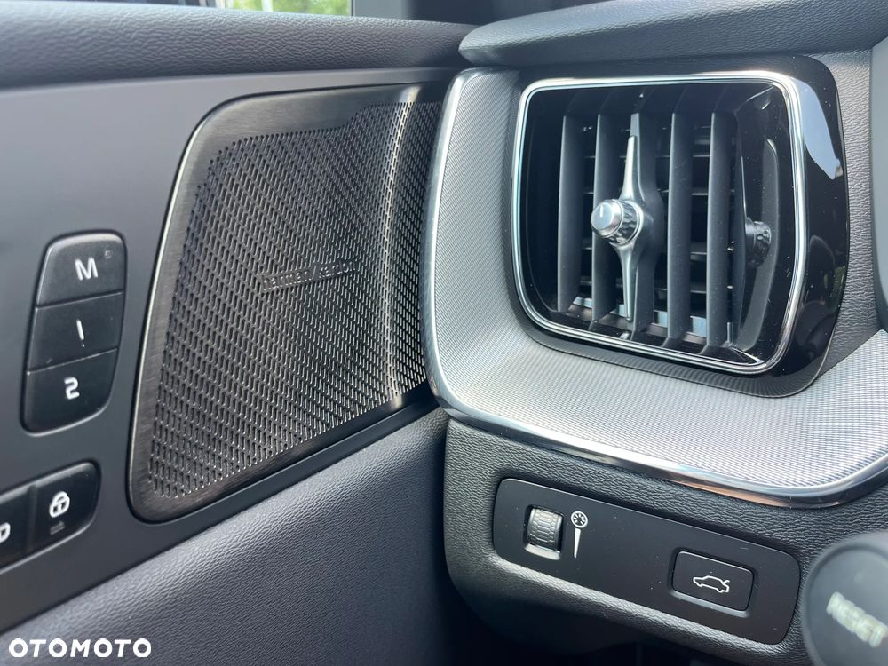 Volvo XC 60 B4 B R-Design - 16