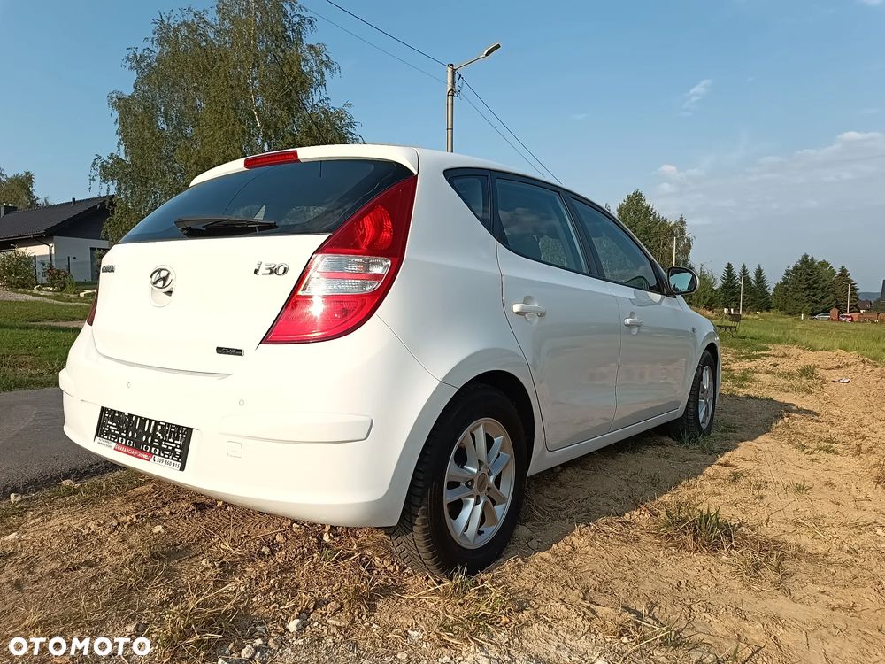 Hyundai i30 2.0 Premium - 4