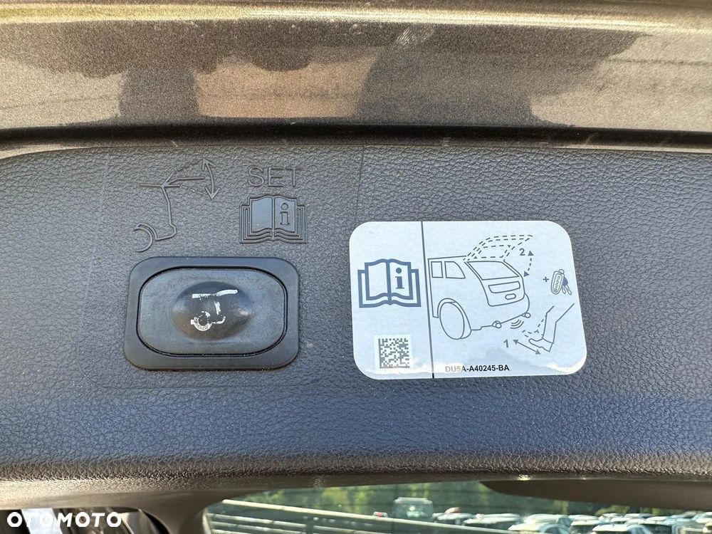 Ford Kuga 1.5 EcoBoost 2x4 ST-Line - 17