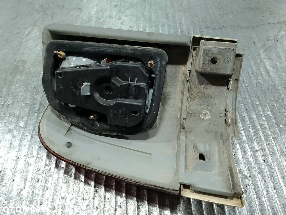 LAMPA TYLNA PRAWA FORD GALAXY 964464 - 3