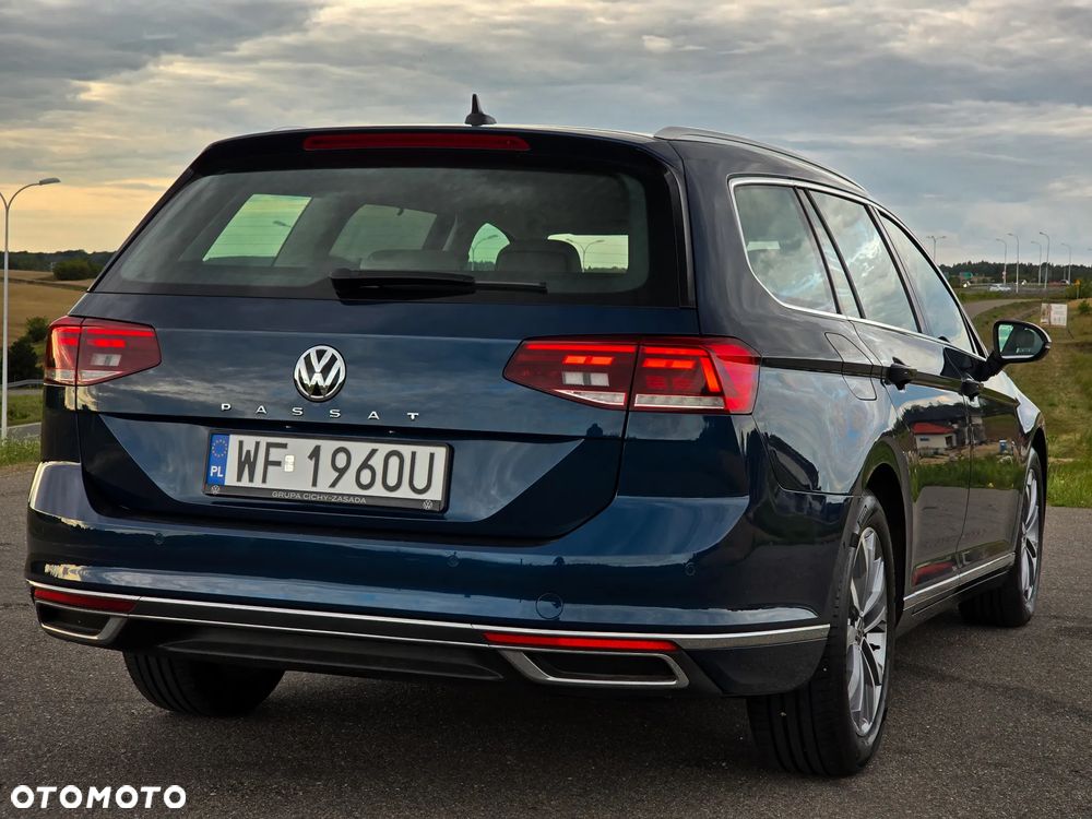 Volkswagen Passat Variant 2.0 TDI EVO Elegance DSG - 10