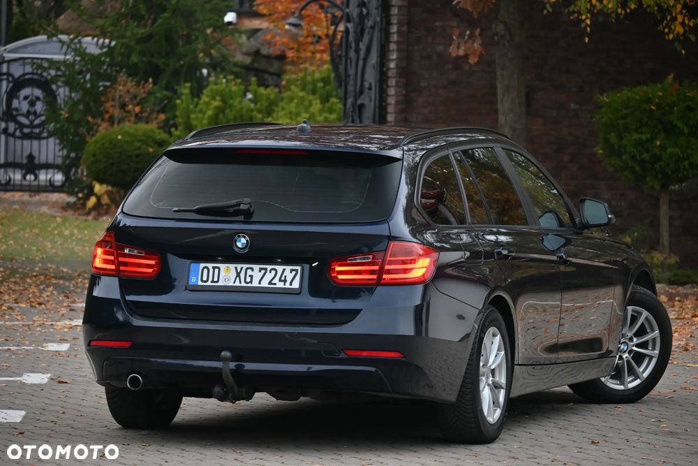 BMW Seria 3 320d DPF Edition Sport - 20