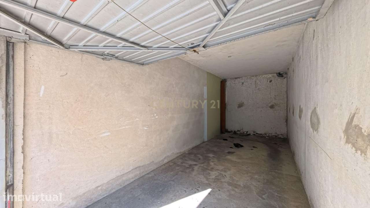 Garagem para venda no centro de Viseu junto à Central de Camionagem - Grande imagem: 4/5
