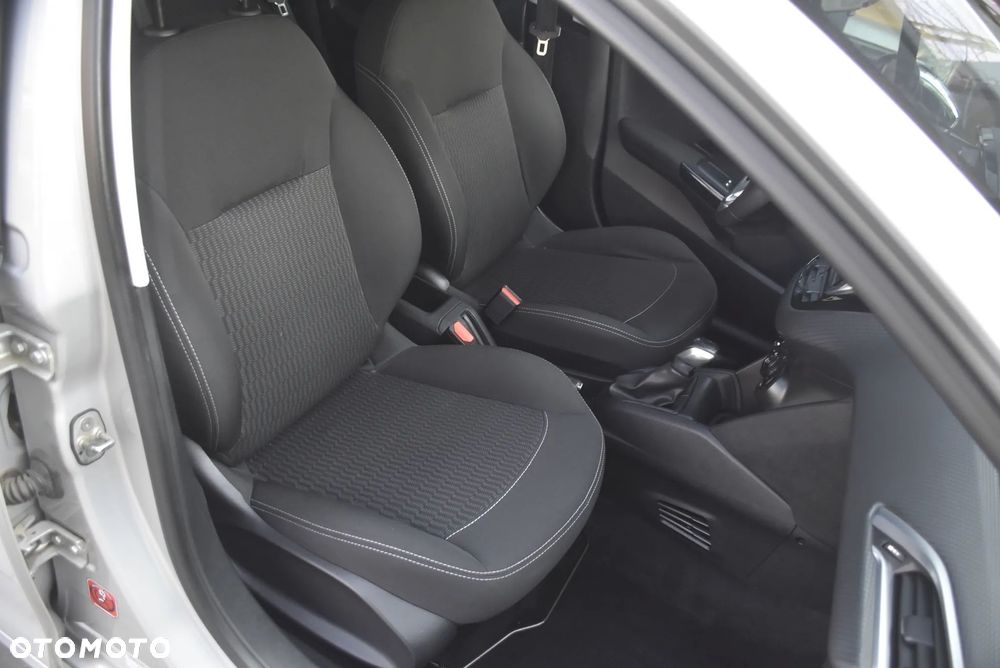 Peugeot 208 - 19