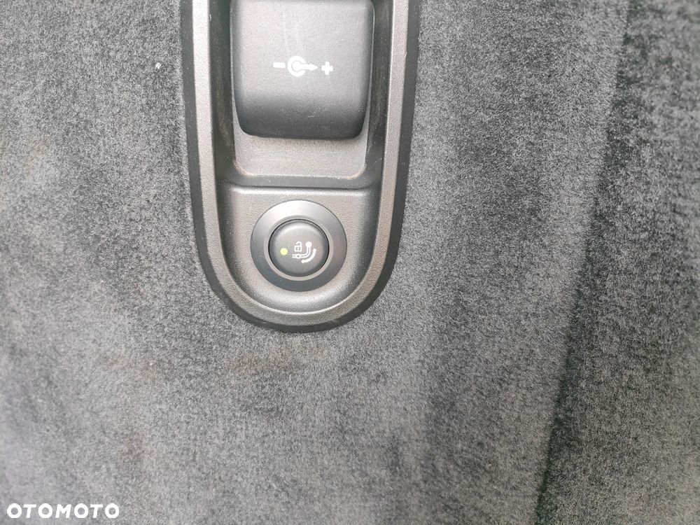BMW Seria 5 520d - 38