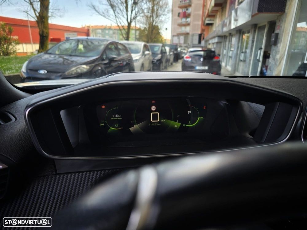 Peugeot 2008 1.2 PureTech GT Line EAT8 - 22