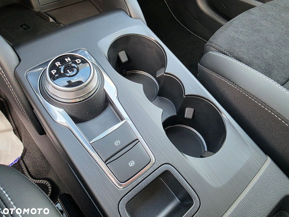 Ford Kuga - 25