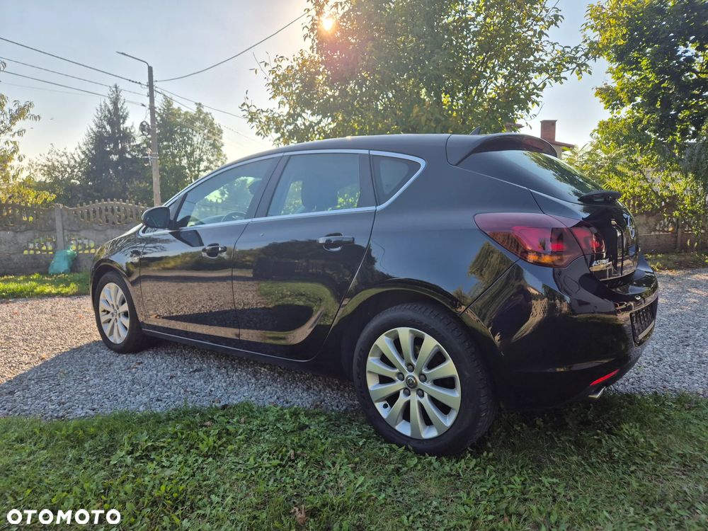 Opel Astra 1.6 Turbo Cosmo - 28