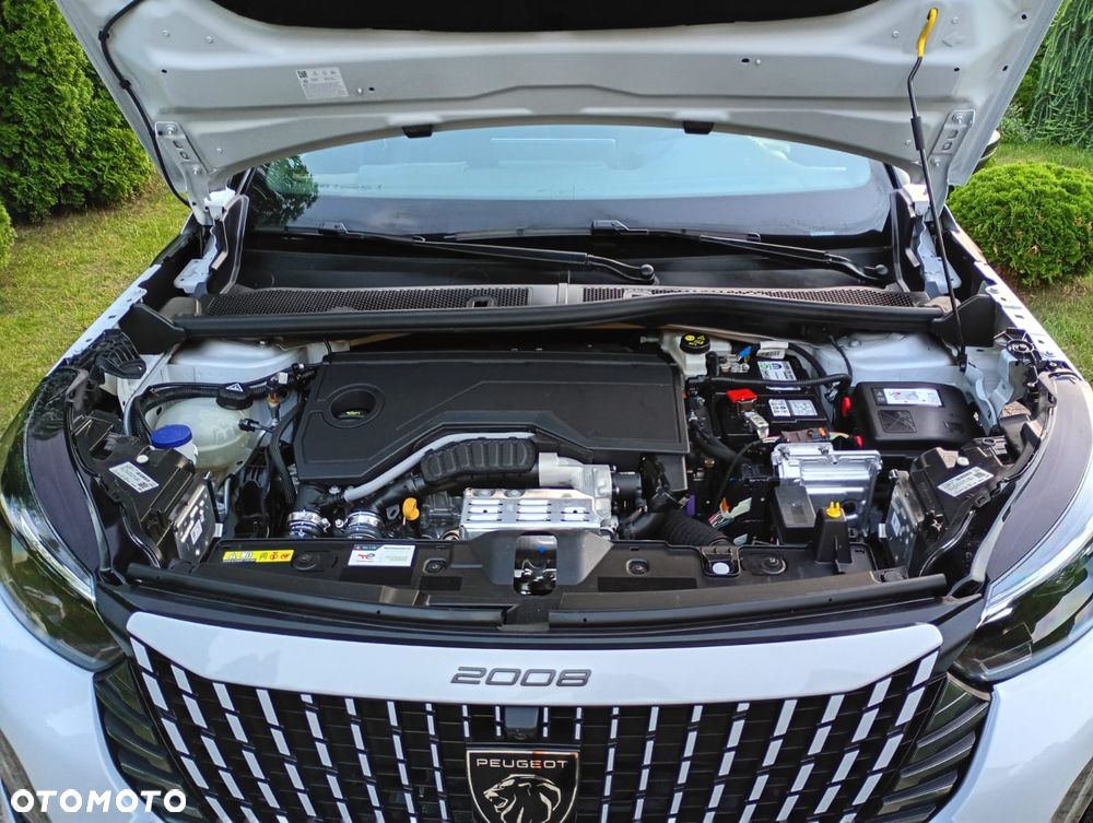 Peugeot 2008 Hybrid 136 e-DSC GT - 13