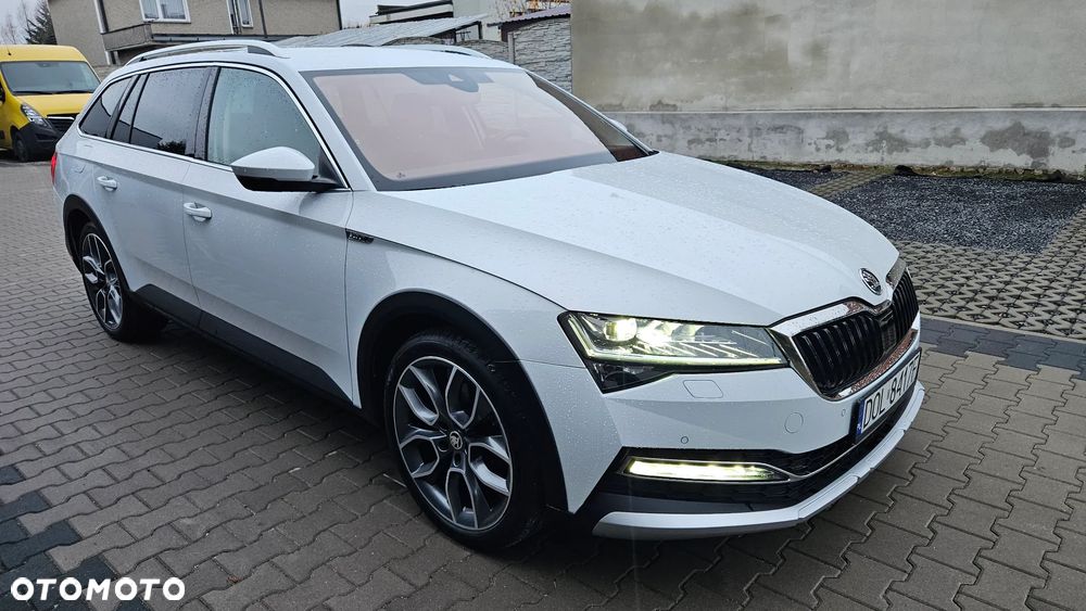 Skoda Superb 2.0 TDI SCR 4x4 Scout DSG - 4