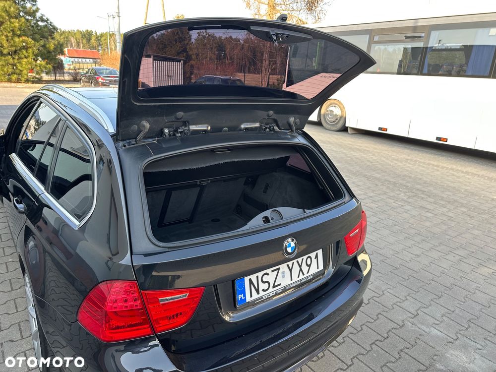 BMW Seria 3 320d xDrive - 14