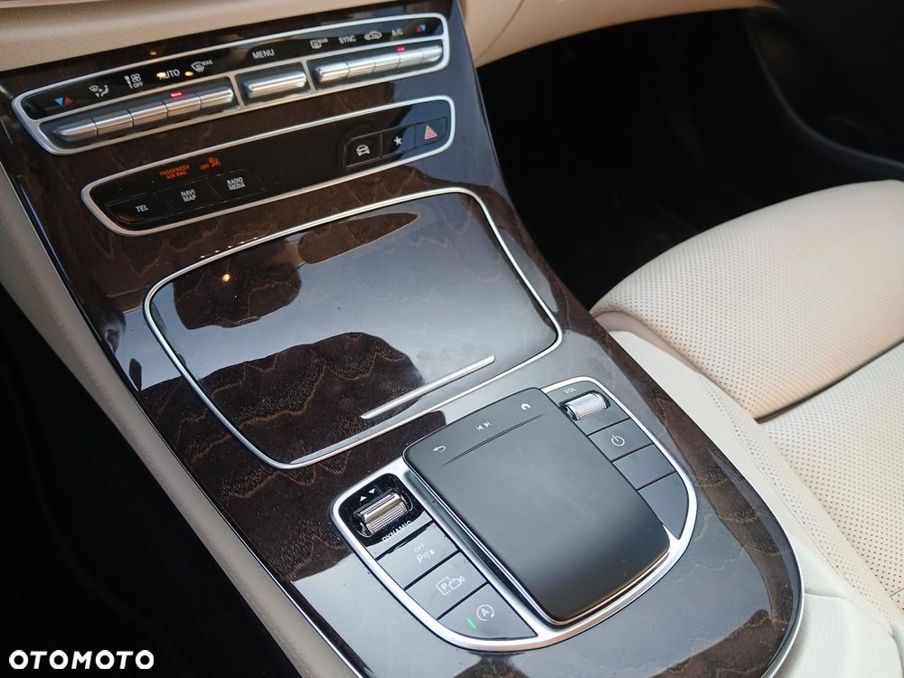 Mercedes-Benz Klasa E 400 d 4-Matic Avantgarde - 23