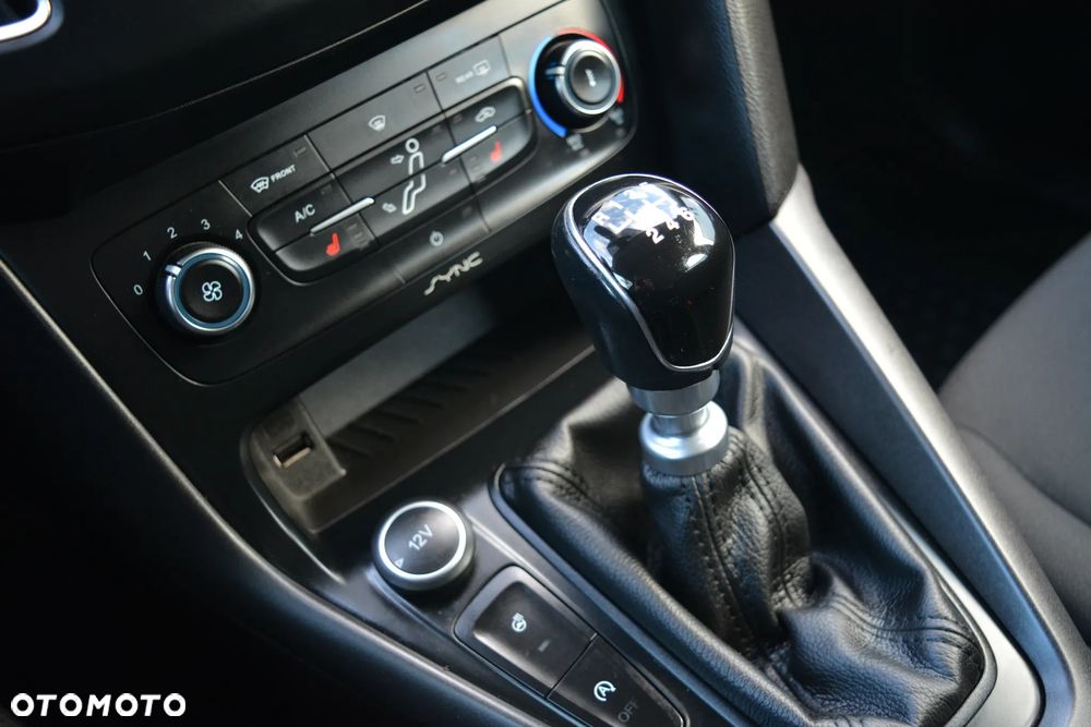 Ford Focus 1.0 EcoBoost Titanium - 10