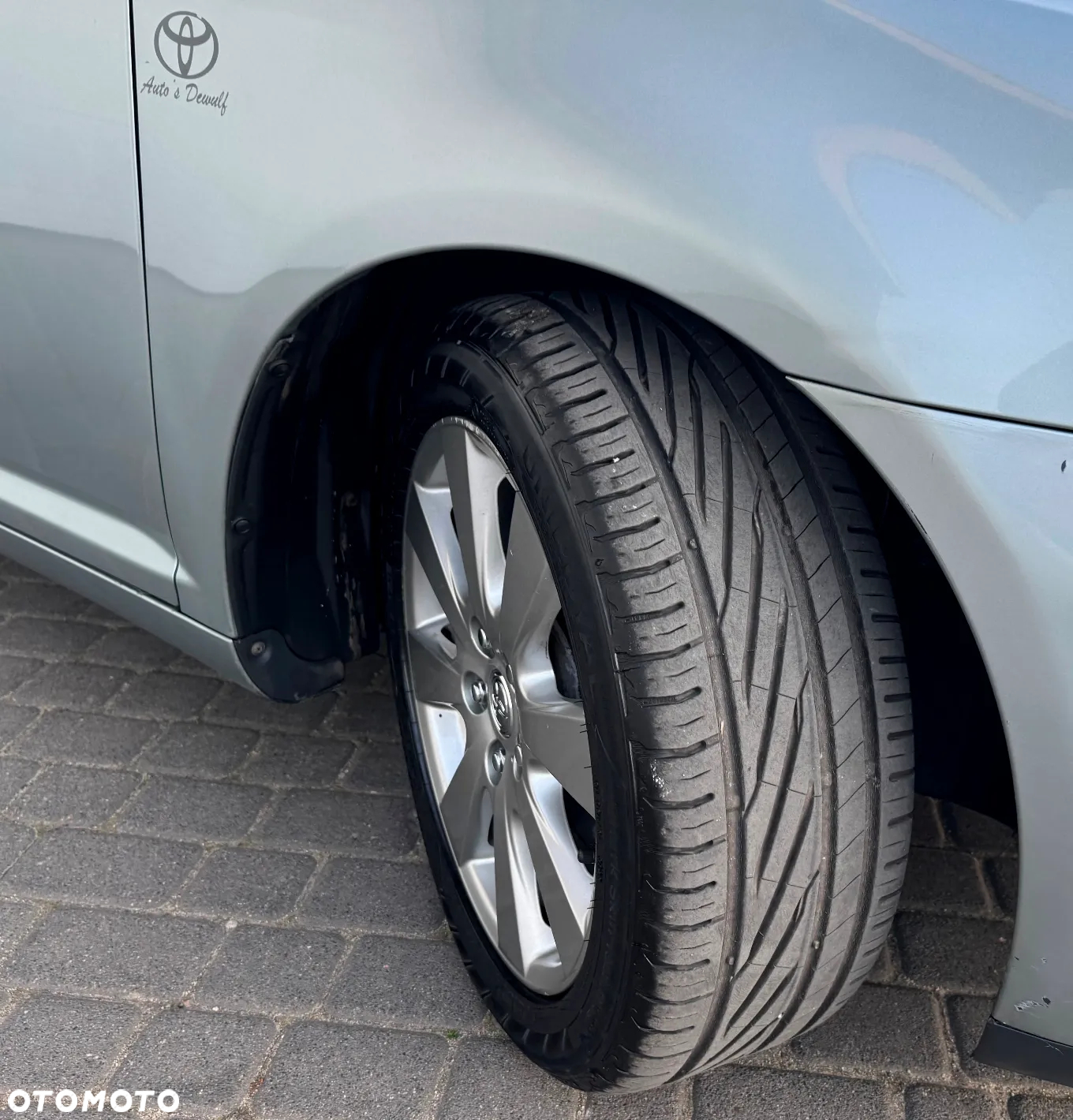 Toyota Avensis 2.2 D-4D Combi Executive - 20