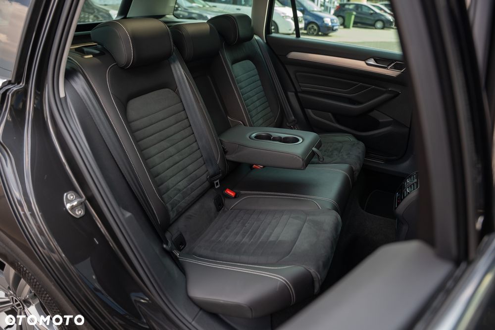 Volkswagen Passat 2.0 TDI (BlueMotion Technology) Highline - 36