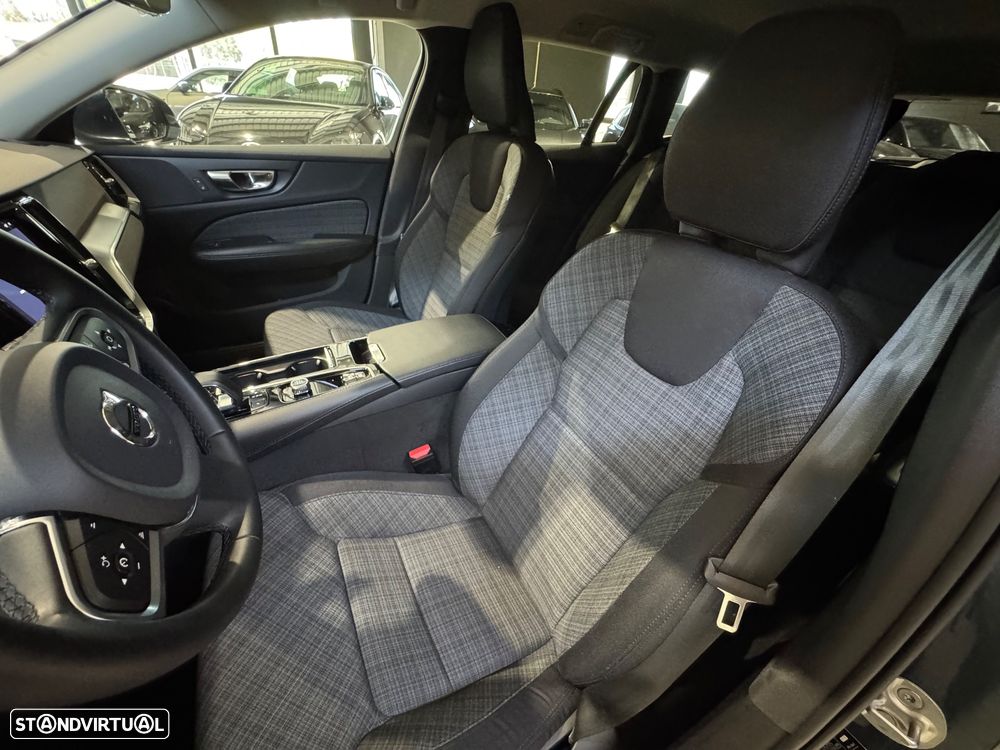 Volvo V60 2.0 T6 AWD TE Core - 26