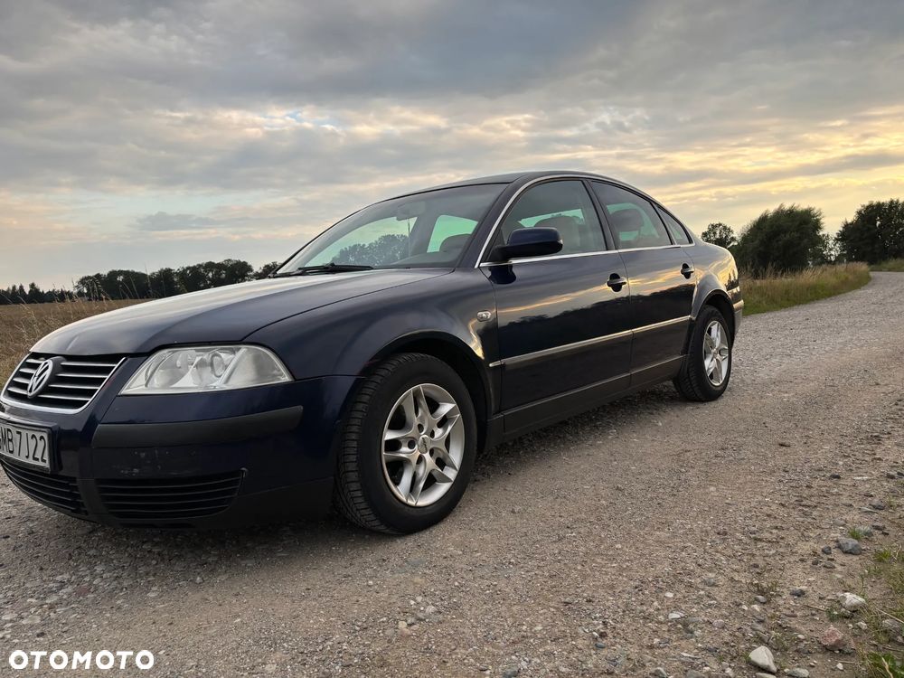 Volkswagen Passat - 1