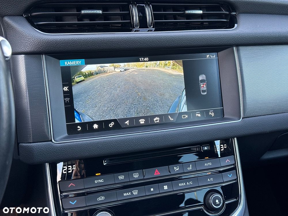 Jaguar XF S AWD - 38